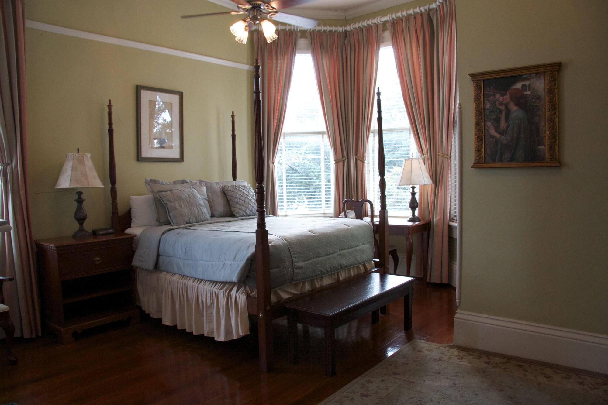 Couette-café The Queen Anne 3*